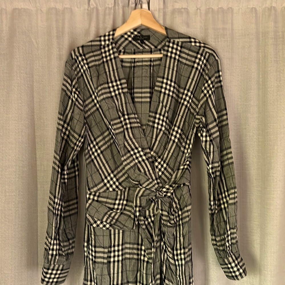 Rag and Bone houndstooth dress size 6 long sleeved and very soft